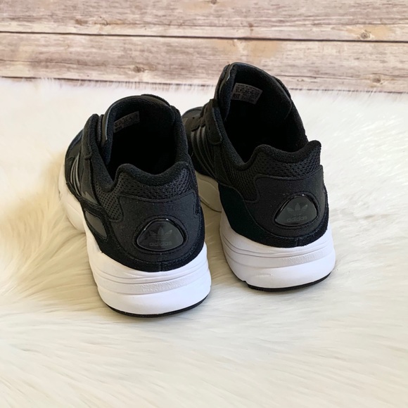 Adidas Originals Men’s Yung-96 Shoes - Picture 6 of 7